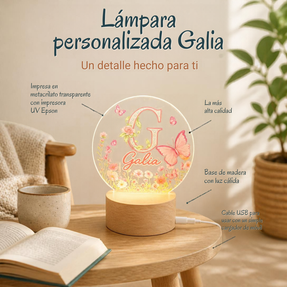Lámpara personalizada Galia con inicial floral, base de madera y luz cálida