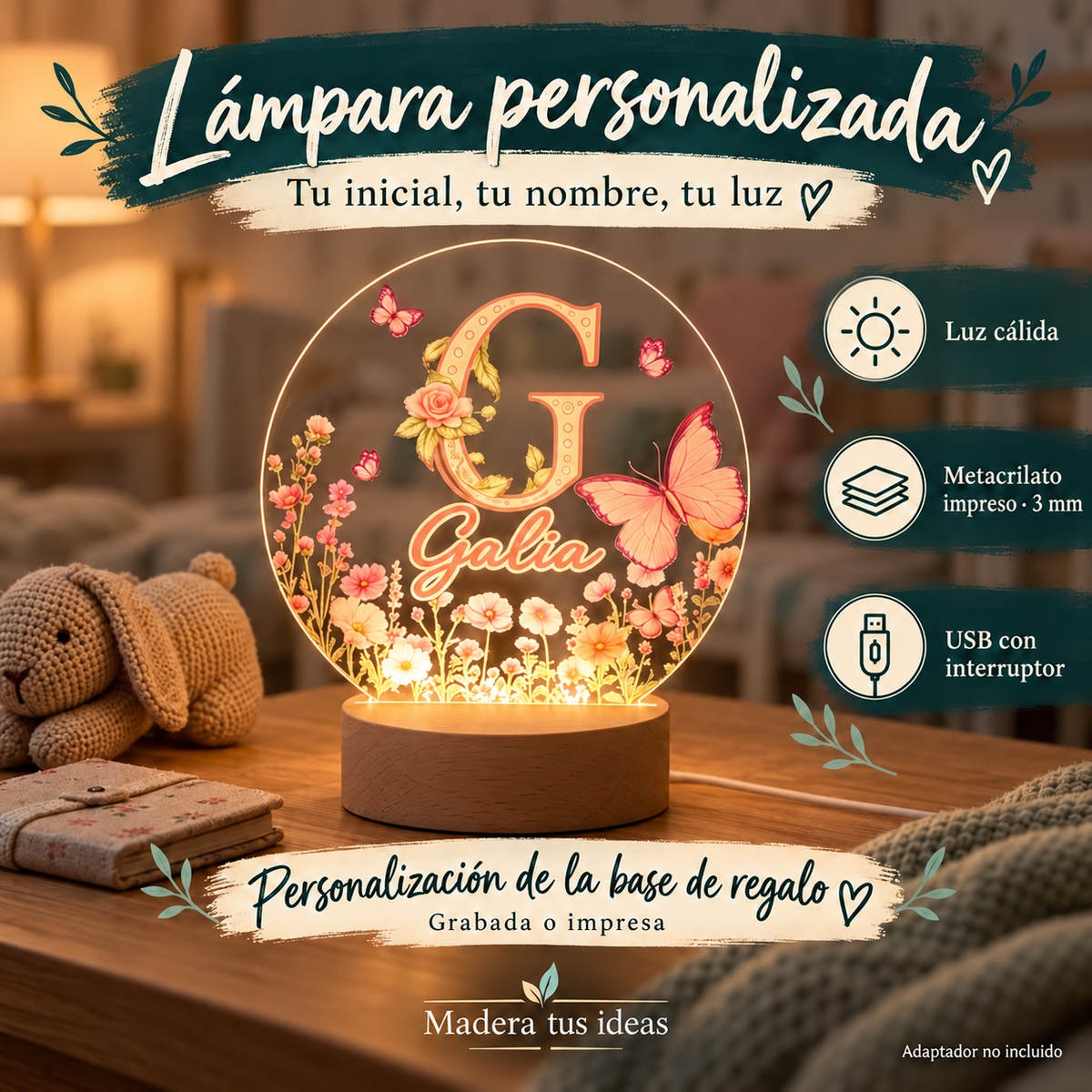 Lámpara personalizada Galia con inicial floral, base de madera y luz cálida